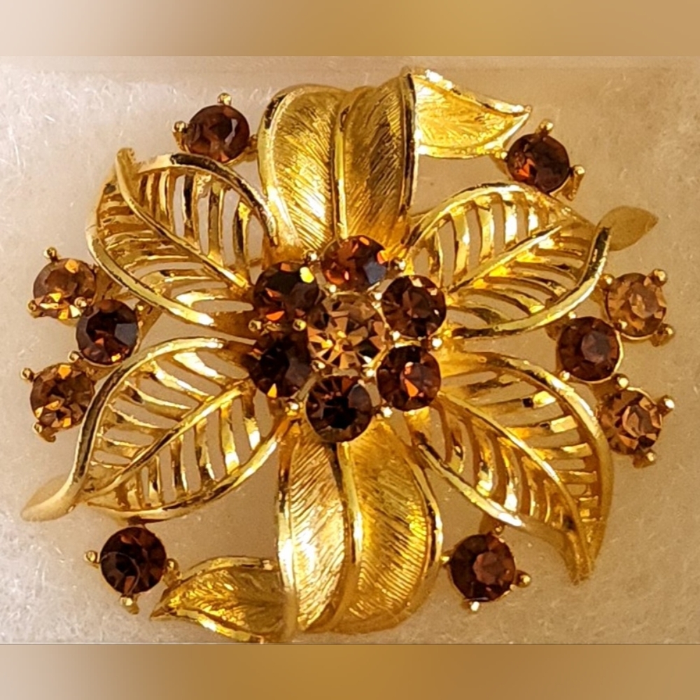Lisner large fall flower brooch